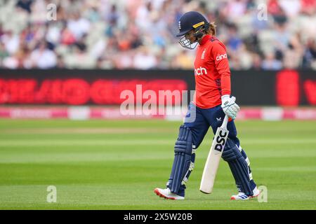 Danielle Wyatt aus England wird von Gull Feroz beim Bowling von Sadia Iqbal aus Pakistan während des ersten T20 International Matches England Women vs Pakistan Women in Edgbaston, Birmingham, Vereinigtes Königreich, 11. Mai 2024 (Foto: Craig Thomas/News Images) in, am 11. Mai 2024 gefangen. (Foto: Craig Thomas/News Images/SIPA USA) Credit: SIPA USA/Alamy Live News Stockfoto