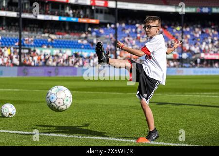 Rotterdam, Niederlande. Mai 2024. Rotterdam - Latjetrap während des Spiels zwischen Feyenoord V1 und FC Utrecht V1 im Stadion Feijenoord de Kuip am 11. Mai 2024 in Rotterdam, Niederlande. Credit: Box to Box Pictures/Alamy Live News Stockfoto