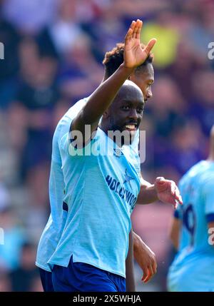 Yoane Wissa von Brentford feiert das zweite Tor ihrer Mannschaft während des Premier League-Spiels im Vitality Stadium in London. Bilddatum: Samstag, 11. Mai 2024. Stockfoto