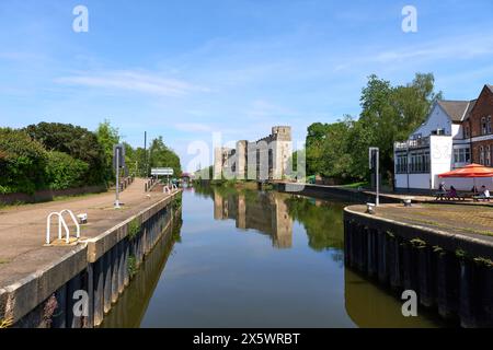 Pub neben dem Fluss Trent in Newark, Nottinghamshire, Großbritannien Stockfoto