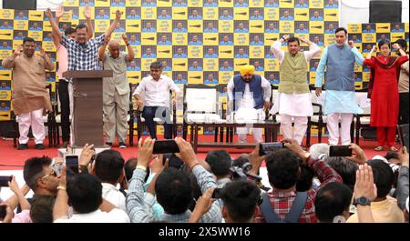 Neu-Delhi, Indien. Mai 2024. Der indische Ministerpräsident von Delhi und der Chef der AAM-Adami-Partei (AAP) Arvind Kejriwal hält eine Pressekonferenz im Parteibüro in Neu-Delhi. Indien Apex Supreme Court gewährte ihm bis zum 1. Juni 2024 eine vorläufige Kaution für die Wahl in Lok Sabha. Quelle: SOPA Images Limited/Alamy Live News Stockfoto