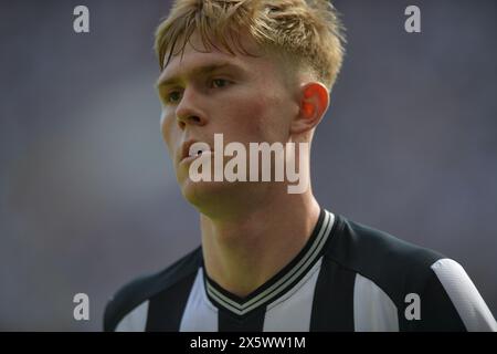 St. James's Park, Newcastle am Samstag, den 11. Mai 2024. Newcastle United's Lewis Hall während des Premier League-Spiels zwischen Newcastle United und Brighton und Hove Albion im St. James's Park, Newcastle am Samstag, den 11. Mai 2024. (Foto: Scott Llewellyn | MI News) Credit: MI News & Sport /Alamy Live News Stockfoto