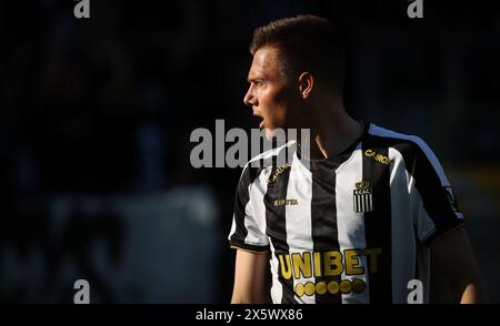 Charleroi, Belgien. Mai 2024. Charlerois Daan Heymans, das während eines Fußballspiels zwischen Sporting Charleroi und KV Kortrijk am Samstag, den 11. Mai 2024, in Charleroi, am 6/6. Tag der 2023-2024er Jupiler Pro League - Relegation Play-offs gezeigt wurde. BELGA PHOTO VIRGINIE LEFOUR Credit: Belga News Agency/Alamy Live News Stockfoto