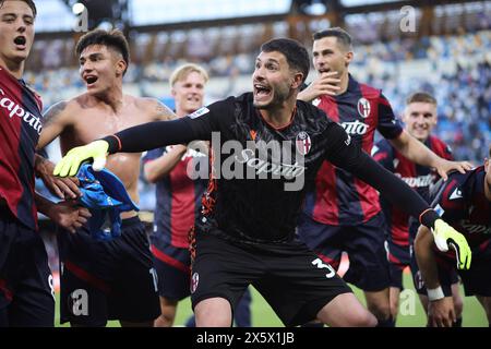 Neapel, Italie. Mai 2024. Spieler von Bologna feiern den Sieg am 11. Mai 2024 im Diego Armando Maradona Stadion in Neapel, Italien – Foto Federico Proietti/DPPI Credit: DPPI Media/Alamy Live News Stockfoto