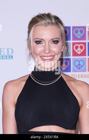 Katie Cassidy nimmt am 10. Mai 2024 an der Gala Race to Erase MS auf der Fairmont Century Plaza 2024 in Los Angeles Teil. Foto: Crash/imageSPACE/SIPA USA Stockfoto