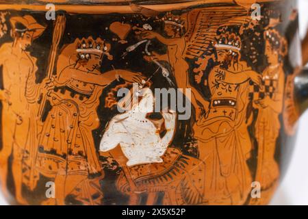 Griechischer rotfiguriger Glockenkrater, 4. Jahrhundert v. Chr., Ategua, xiberische Kultur, Iberisches Museum von Jaén, Andalusien, Spanien Stockfoto