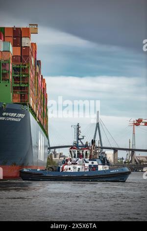 Containerschiff Containerschiff HMM im Hafen von Hamburg, Deutschland *** Containerschiff Containerschiff HMM im Hafen von Hamburg, Deutschland Copyright: XNikolaixKislichkox 6M6A3208 Stockfoto