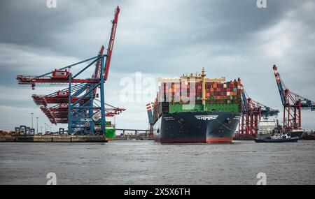 Containerschiff Containerschiff HMM im Hafen von Hamburg, Deutschland *** Containerschiff Containerschiff HMM im Hafen von Hamburg, Deutschland Copyright: XNikolaixKislichkox 6M6A3170 Stockfoto