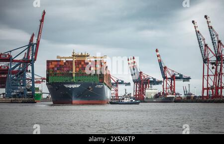 Containerschiff Containerschiff HMM im Hafen von Hamburg, Deutschland *** Containerschiff Containerschiff HMM im Hafen von Hamburg, Deutschland Copyright: XNikolaixKislichkox 6M6A3153 Stockfoto