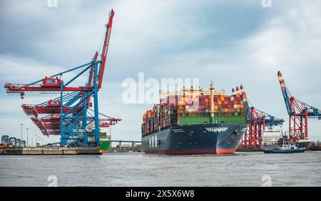 Containerschiff Containerschiff HMM im Hafen von Hamburg, Deutschland *** Containerschiff Containerschiff HMM im Hafen von Hamburg, Deutschland Copyright: XNikolaixKislichkox 6M6A3179 Stockfoto