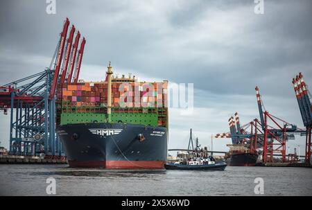 Containerschiff Containerschiff HMM im Hafen von Hamburg, Deutschland *** Containerschiff Containerschiff HMM im Hafen von Hamburg, Deutschland Copyright: XNikolaixKislichkox 6M6A3207 Stockfoto