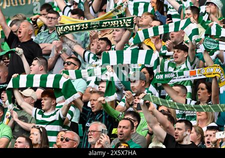Glasgow, Großbritannien. Mai 2024. Celtic Fans während des Scottish Premiership Matches im Celtic Park, Glasgow. Der Bildnachweis sollte lauten: Neil Hanna/Sportimage Credit: Sportimage Ltd/Alamy Live News Stockfoto