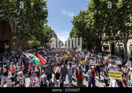 Burgos, Burgos, Spanien. Mai 2024. Eine Gruppe von Demonstranten gegen den Völkermord in Gaza durchquert die Straßen Madrids. (Kreditbild: © Jorge Contreras Soto/ZUMA Press Wire) NUR REDAKTIONELLE VERWENDUNG! Nicht für kommerzielle ZWECKE! Stockfoto