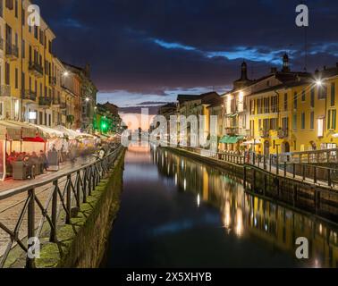 MAILAND, ITALIEN - 6. MÄRZ 2024: Die Navigli in der Abenddämmerung. Stockfoto