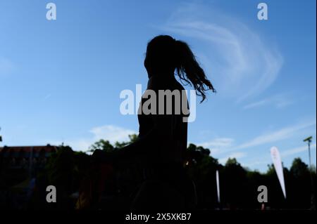 München, Deutschland. Mai 2024. München, 11. Mai 2024: Silhouette von Michelle Janiak (SCC Berlin) während des Ludwig Jall Sports Festival 2024 im Dante Stadion, München. (Sven Beyrich/SPP) Credit: SPP Sport Press Photo. /Alamy Live News Stockfoto