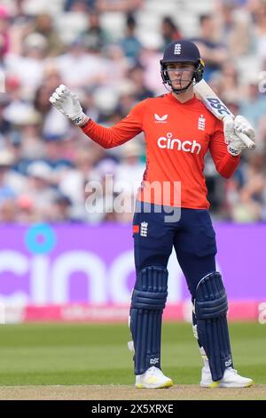 Edgbaston, Birmingham, Großbritannien. Mai 2024. 1st Vitality Womens T20 International, England gegen Pakistan; Amy Jones of England Gesten Credit: Action Plus Sports/Alamy Live News Stockfoto