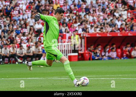 Granada, Granada, Spanien. Mai 2024. Thibaut Courtois von Real Madrid CF während des Liga-Spiels zwischen Granada CF und Real Madrid CF im Nuevo Los CÃrmenes Stadion am 11. Mai 2024 in Granada, Spanien. (Kreditbild: © José M Baldomero/Pacific Press via ZUMA Press Wire) NUR REDAKTIONELLE VERWENDUNG! Nicht für kommerzielle ZWECKE! Quelle: ZUMA Press, Inc./Alamy Live News Stockfoto