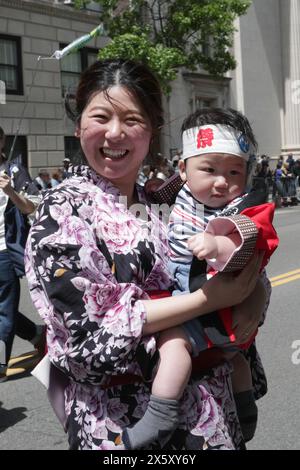 NY, USA. Mai 2024. New York, USA - 11. Mai 2024: Tausende von Zuschauern versammeln sich, um die dritte jährliche Japan Parade entlang des Central Park West in New York City zu beobachten und daran teilzunehmen. Foto: Giada Papini Rampelotto/EuropaNewswire. Nur Redaktionelle Verwendung. Nicht für kommerzielle ZWECKE! (Kreditbild: © Luiz Rampelotto/ZUMA Press Wire) NUR REDAKTIONELLE VERWENDUNG! Nicht für kommerzielle ZWECKE! Quelle: ZUMA Press, Inc./Alamy Live News Stockfoto