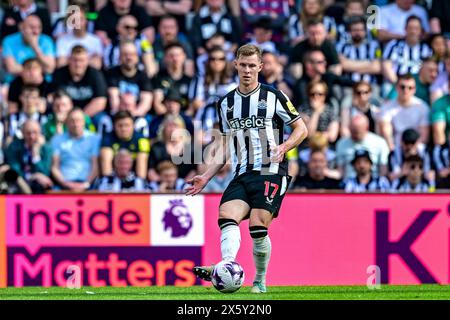Newcastle upon Tyne, Großbritannien. Mai 2024. Emil Krafth aus Newcastle United während des Premier League-Fußballspiels zwischen Newcastle United und Brighton & Hove Albion im St. James Park in Newcastle, England (Richard Callis/SPP). /Alamy Live News Stockfoto