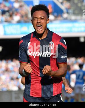 Neapel, Italien. Mai 2024. Bolognas Dan Ndoye feiert sein Tor während eines Fußballspiels der Serie A zwischen Neapel und Bologna am 11. Mai 2024 in Neapel. Quelle: Augusto Casasoli/Xinhua/Alamy Live News Stockfoto