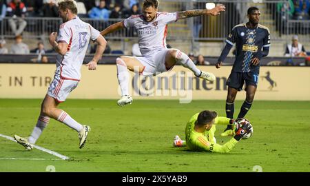 Chester, Pennsylvania, USA. Mai 2024. 11. Mai 2024, Chester PA, USA: Philadelphia Union Torwart OLIVER SEMMLE (1) blockiert einen Torversuch von Orlando City SC-Spielern im Subaru Park in Chester Pa Credit Image: © Ricky Fitchett Via ZUMA Wire (Credit Image: © Ricky Fitchett/ZUMA Press Wire) NUR REDAKTIONELLE VERWENDUNG! Nicht für kommerzielle ZWECKE! Quelle: ZUMA Press, Inc./Alamy Live News Stockfoto