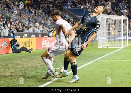 Chester, Pennsylvania, USA. Mai 2024. 11. Mai 2024, Chester PA, USA: Philadelphia Union Spieler CHRIS DONOVAN (25) im Kampf gegen Orlando City SC Spieler DAVID BREKALO (4) während des Spiels im Subaru Park in Chester Pa Credit Image: © Ricky Fitchett Via ZUMA Wire (Credit Image: © Ricky Fitchett/ZUMA Press Wire) NUR REDAKTIONELLE VERWENDUNG! Nicht für kommerzielle ZWECKE! Quelle: ZUMA Press, Inc./Alamy Live News Stockfoto