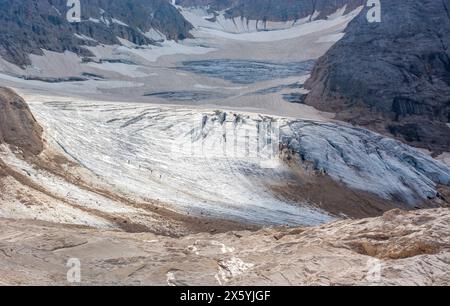 Das Abschmelzen der Gletscher der Marmolada in den Dolomiten Stockfoto