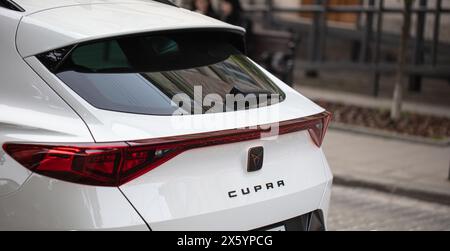 Lviv, Ukraine - 10. Mai 2024: Nahaufnahme des Cupra Car Stockfoto