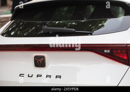 Lviv, Ukraine - 10. Mai 2024: Nahaufnahme des Cupra Car Stockfoto