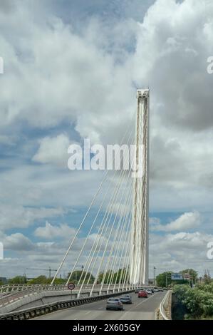 Die Alamillo-Brücke über den Guadalquivir-Fluss, Sevilla, Spanien Stockfoto