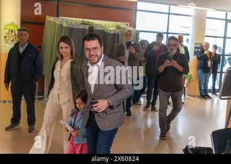 Pineda De Mar, Spanien. Mai 2024. El candidato a la reelecci-n por ERC, Pere Aragons, vota en su colegio electoral en Pineda de Mar. Der Kandidat für die Wiederwahl aus dem ERC, Pere Aragons, stimmt in seinem Wahllokal in Pineda de Mar. Auf dem Bild: pere aragones News Politics -pineda de mar, Barcelona, Spanien sonntag, 12. Mai 2024 (Foto: Eric Renom/LaPresse) Credit: LaPresse/Alamy Live News Stockfoto