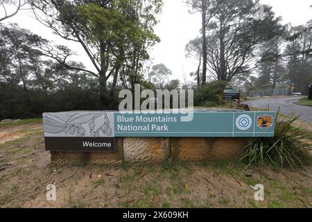 Schild zum Blue Mountains National Park in der Nähe der Wentworth Falls in den Blue Mountains, NSW, Australien Stockfoto