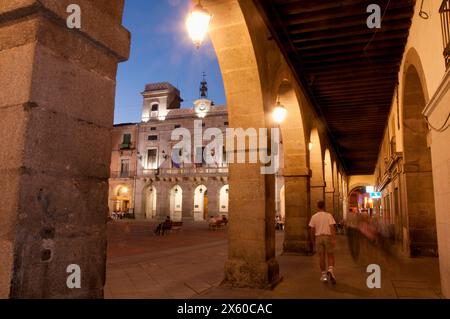 Mercado Chico, Quadrat, Nacht. Avila, Spanien. Stockfoto