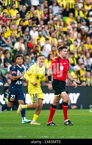 Melbourne, Australien. 12. Mai 2024. Melbourne Victory gegen Melbourne City - 2024 Isuzu UTE A-League Männer Finals Series - Halbfinale 1 - AAMI Park. Match Offizieller Adam Kersey im A-League Männer Halbfinale 1 2024 zwischen Melbourne Victory FC und Wellington Phoenix FC. Foto: James Forrester/Alamy Live News Stockfoto