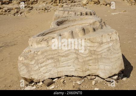 Becken am Boden am Sonnentempel von Niuserre in Abu Ghurob, nahe Abu Sir, Kairo, Ägypten Stockfoto