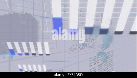 Bild der Verarbeitung von Finanzdaten und Statistiken vor hellem Hintergrund Stockfoto