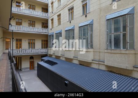 Budapest, Nagymezö utca 8, Wohnhaus, Architekt Gyula Fodor, 1912 // Budapest, Nagymezö utca 8, Apartmentgebäude des Architekten Gyula Fodor, 1912 Stockfoto