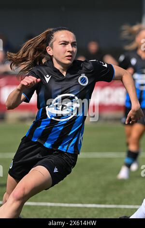 Aalter, Belgien. Mai 2024. Angel Kerkhove (13) vom Club YLA, dargestellt während eines Frauenfußballspiels zwischen Club Brugge Dames YLA und KRC Genk Ladies am 8. Spieltag im Play-off 1 der Saison 2023 - 2024 der Belgischen Lotto Womens Super League, am Samstag, 11. Mai 2024 in Aalter, BELGIEN. Quelle: Sportpix/Alamy Live News Stockfoto
