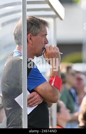 Aalter, Belgien. Mai 2024. Assistenztrainer Jef Vanthournout von Club YLA, das während eines Frauenfußballspiels zwischen Club Brugge Dames YLA und KRC Genk Ladies am 8. Spieltag im Play-off 1 der Saison 2023 - 2024 der Belgischen Lotto Womens Super League am Samstag, den 11. Mai 2024 in Aalter, gezeigt wurde. BELGIEN . Quelle: Sportpix/Alamy Live News Stockfoto
