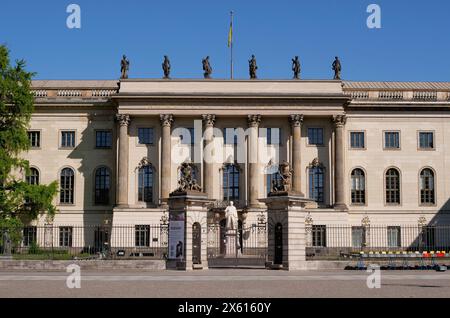 Berlin, Deutschland. April 2024. 21.04.2024, Berlin. Blick auf die Humboldt-Universität Berlin. Kredit: Wolfram Steinberg/dpa Kredit: Wolfram Steinberg/dpa/Alamy Live News Stockfoto