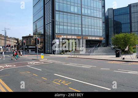Edinburgh, Schottland, Großbritannien. Mai 2024. Black Sheep Coffee kündigt am 14. Mai ein Eröffnungstermin für einen neuen Standort in der Innenstadt an, der Haymarket GAP-Neubau Haymarket Square. Teil einer großen Expansion für die Marke, die 90 Filialen in ganz Großbritannien eröffnet hat, von denen allein 40 im Jahr 2023 eröffnet wurden. Quelle: Craig Brown/Alamy Live News Stockfoto