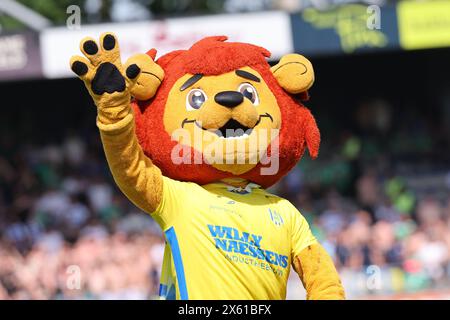 Waalwijk, Niederlande. Mai 2024. WAALWIJK, NIEDERLANDE - 12. MAI: Mascotte RKC während des niederländischen Eredivisie-Spiels zwischen RKC Waalwijk und PEC Zwolle im Mandemakers stadion am 12. Mai 2024 in Waalwijk, Niederlande. (Foto von Peter Lous/Orange Pictures) Credit: Orange Pics BV/Alamy Live News Stockfoto