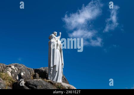 Unsere Lieben Frau vom Meer, auch bekannt als Madonna und Chips Statue auf dem Heaval oberhalb von Castlebay auf der Äußeren hebridischen Insel Barra Stockfoto