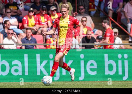 Deventer, Niederlande. Mai 2024. DEVENTER, NIEDERLANDE - 12. MAI: Soren Tengstedt von Go Ahead Eagles dribbelt während des niederländischen Eredivisie-Spiels zwischen Go Ahead Eagles und AZ am 12. Mai 2024 in de Adelaarshorst in Deventer, Niederlande. (Foto von Henny Meyerink/BSR Agency) Credit: BSR Agency/Alamy Live News Stockfoto