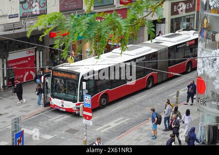 Wien, Mariahilferstraße, Neubaugasse, Autobuslinie 13A // Wien, Mariahilferstraße, Neubaugasse, Buslinie 13A *** Wien, Mariahilferstraße, Neubau Stockfoto