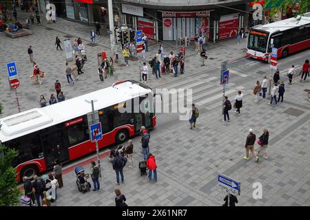 Wien, Mariahilferstraße, Neubaugasse, Autobuslinie 13A // Wien, Mariahilferstraße, Neubaugasse, Buslinie 13A *** Wien, Mariahilferstraße, Neubau Stockfoto