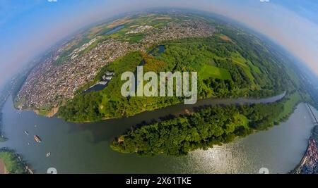 Luftbild, Fluss Sieg und Siegmündung, Fluss Rhein und Binnenschifffahrt mit Containerschiff, Diescholl Altarm der Sieg und Waldgebiet Siegaue, Ortsansicht Mondorf und Bergheim, Mondofer Hafen und Rhein-Yacht-Club Niederkassel-Mondorf e.V., Erdkugel, Fisheye Aufnahme, Fischaugen Aufnahme, 360 Grad Aufnahme, winzige Welt, kleiner Planet, Fisheye Bild, Bergheim, Troisdorf, Nordrhein-Westfalen, Deutschland ACHTUNGxMINDESTHONORARx60xEURO *** Luftaufnahme, Sieg- und Siegemündung, Rhein und Binnenschifffahrt mit Containerschiffen, Diescholl altem Siegerarm und Wald A Stockfoto