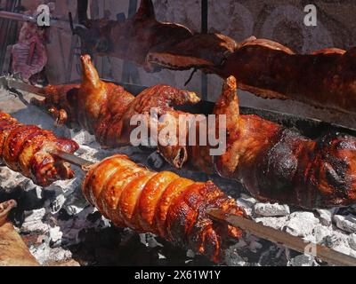 Sassari, Sardinien, Italien. Gemischtes Barbecue beim Cavalcata Sarda Festival Stockfoto