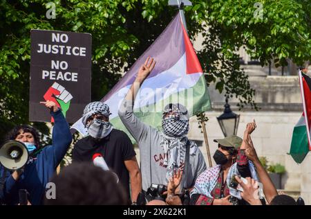 London, Großbritannien. Mai 2024. Die Demonstranten rufen während der Demonstration vor der UCL Slogans. Palästinensische Demonstranten marschierten von der SOAS (School of Oriental and African Studies) zum UCL (University College London), beide Teil der University of London, während Israel seine Angriffe auf Gaza fortsetzt. Quelle: SOPA Images Limited/Alamy Live News Stockfoto