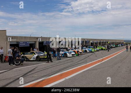 Ambiance Pitlane, während der 2. Runde des Championnat de France FFSA GT 2024, vom 10. Bis 12. Mai 2024 auf dem Circuit de Lédenon in Lédenon, Frankreich - Foto Marc de Mattia/DPPI Credit: DPPI Media/Alamy Live News Stockfoto